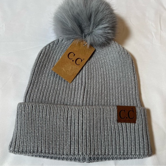 C.C Kids Gray Warm Cozy Rib-Knit Soft Warm Winter Beanie Hat w/ Faux‎ Fur Pompom - Picture 1 of 6